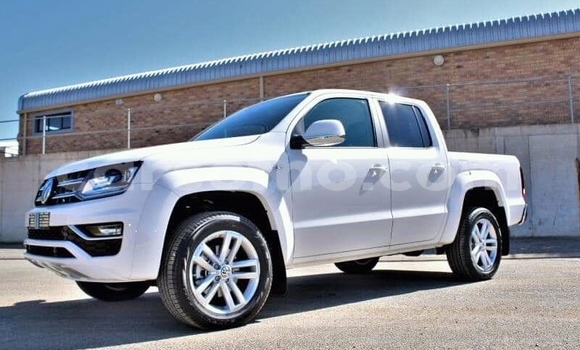 Buy Used Volkswagen Amarok White Car in Maputsoe in Leribe Buy Used Volkswagen Amarok White Car in Maputsoe in Leribe