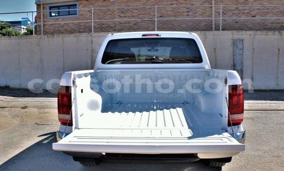 Buy Used Volkswagen Amarok White Car in Maputsoe in Leribe Buy Used Volkswagen Amarok White Car in Maputsoe in Leribe