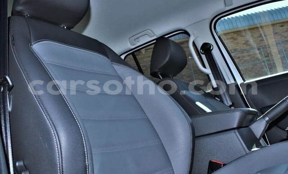Buy Used Volkswagen Amarok White Car in Maputsoe in Leribe Buy Used Volkswagen Amarok White Car in Maputsoe in Leribe