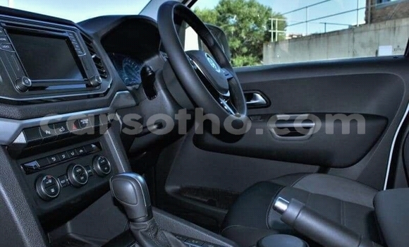 Buy Used Volkswagen Amarok White Car in Maputsoe in Leribe Buy Used Volkswagen Amarok White Car in Maputsoe in Leribe