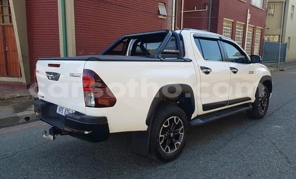 Buy Used Toyota Hilux White Car in Maputsoe in Leribe Buy Used Toyota Hilux White Car in Maputsoe in Leribe