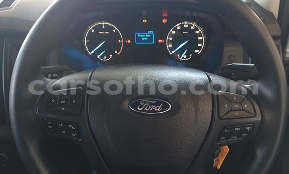 Sayi Na hannu Ford Everest White Mota in Maseru a Maseru Sayi Na hannu Ford Everest White Mota in Maseru a Maseru