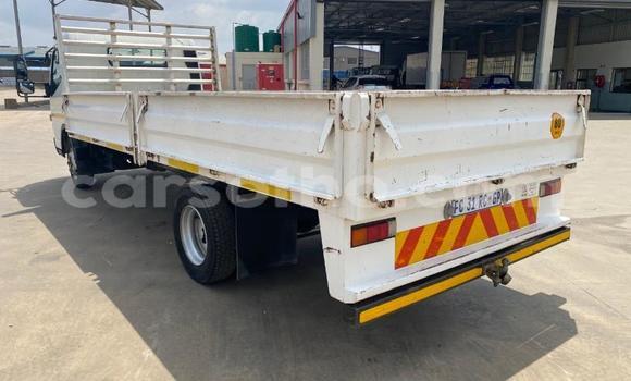 Sayi Na hannu Mitsubishi L400 White Babbar mota in Maseru a Maseru Sayi Na hannu Mitsubishi L400 White Babbar mota in Maseru a Maseru