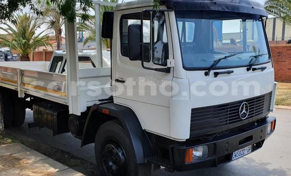 Acheter Occasion Utilitaire Mercedes‒Benz 2628 Blanc à Maseru, Maseru Acheter Occasion Utilitaire Mercedes‒Benz 2628 Blanc à Maseru, Maseru