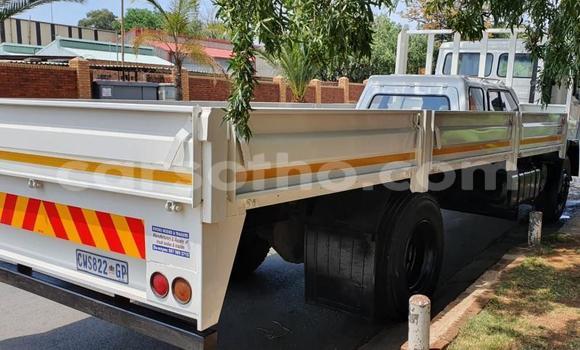 Acheter Occasion Utilitaire Mercedes‒Benz 2628 Blanc à Maseru, Maseru Acheter Occasion Utilitaire Mercedes‒Benz 2628 Blanc à Maseru, Maseru