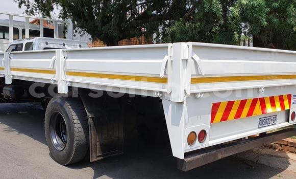 Acheter Occasion Utilitaire Mercedes‒Benz 2628 Blanc à Maseru, Maseru Acheter Occasion Utilitaire Mercedes‒Benz 2628 Blanc à Maseru, Maseru