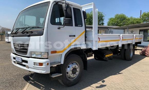 Acheter Occasion Utilitaire Nissan UD Blanc à Maseru, Maseru Acheter Occasion Utilitaire Nissan UD Blanc à Maseru, Maseru