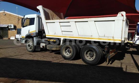 Acheter Occasion Utilitaire Mitsubishi L400 Blanc à Maseru, Maseru Acheter Occasion Utilitaire Mitsubishi L400 Blanc à Maseru, Maseru