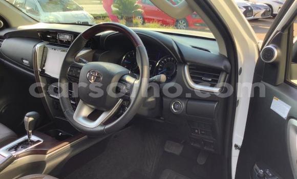 اشتري مستعمل Toyota Fortuner White سيارة في Maputsoe في Leribe اشتري مستعمل Toyota Fortuner White سيارة في Maputsoe في Leribe