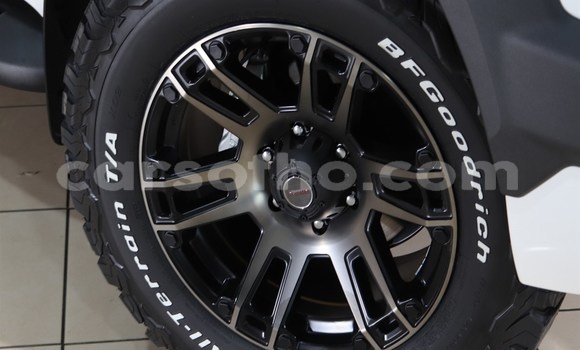 Sayi Na hannu Toyota Hilux Silver Mota in Maseru a Maseru Sayi Na hannu Toyota Hilux Silver Mota in Maseru a Maseru