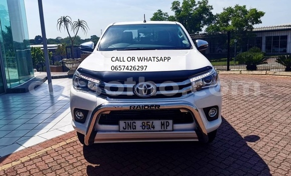 Buy Used Toyota Hilux White Car in Maputsoe in Leribe Buy Used Toyota Hilux White Car in Maputsoe in Leribe