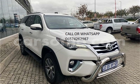 Buy Used Toyota Fortuner White Car in Maputsoa in Leribe Buy Used Toyota Fortuner White Car in Maputsoa in Leribe