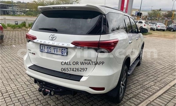 Buy Used Toyota Fortuner White Car in Maputsoa in Leribe Buy Used Toyota Fortuner White Car in Maputsoa in Leribe