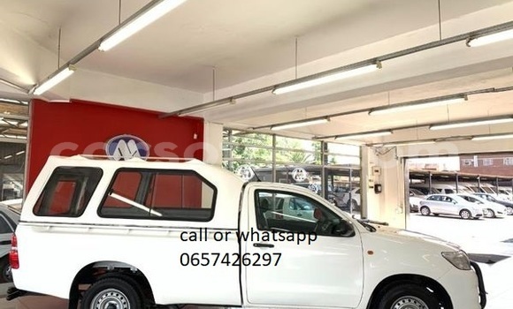 Buy Used Toyota Hilux White Car in Maputsoa in Leribe Buy Used Toyota Hilux White Car in Maputsoa in Leribe