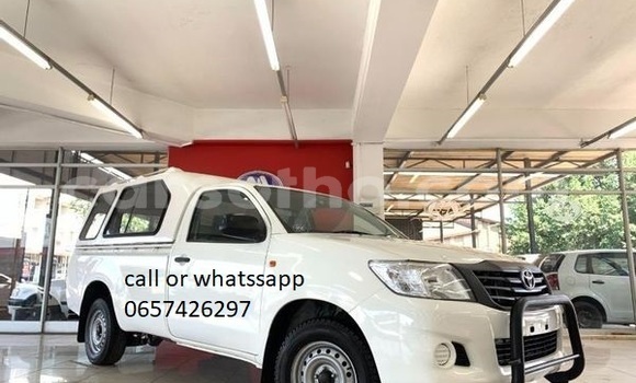 Buy Used Toyota Hilux White Car in Maputsoa in Leribe Buy Used Toyota Hilux White Car in Maputsoa in Leribe