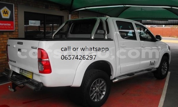 Buy Used Toyota Hilux White Car in Maputsoe in Leribe Buy Used Toyota Hilux White Car in Maputsoe in Leribe