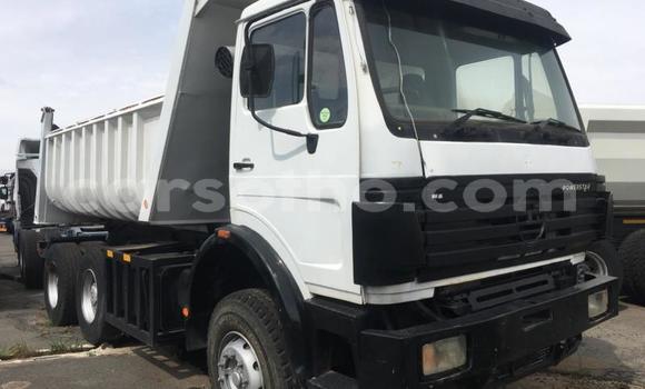 Acheter Occasion Utilitaire Mercedes‒Benz Tipper Blanc à Maseru, Maseru Acheter Occasion Utilitaire Mercedes‒Benz Tipper Blanc à Maseru, Maseru
