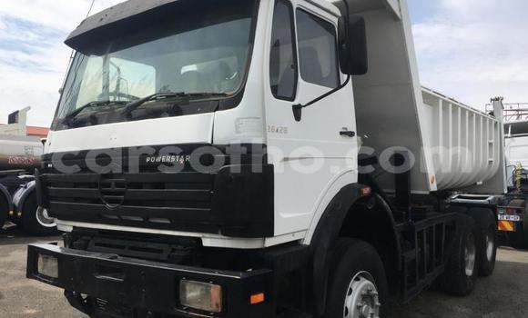 Acheter Occasion Utilitaire Mercedes‒Benz Tipper Blanc à Maseru, Maseru Acheter Occasion Utilitaire Mercedes‒Benz Tipper Blanc à Maseru, Maseru