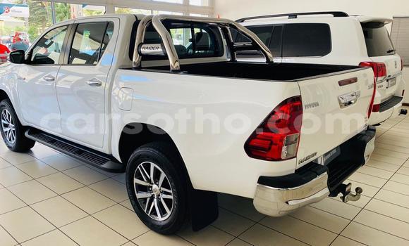 اشتري مستعمل Toyota Hilux White سيارة في Maseru في Maseru اشتري مستعمل Toyota Hilux White سيارة في Maseru في Maseru