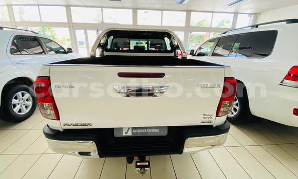اشتري مستعمل Toyota Hilux White سيارة في Maseru في Maseru اشتري مستعمل Toyota Hilux White سيارة في Maseru في Maseru