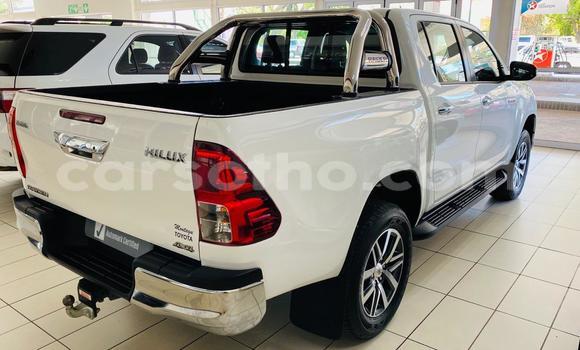 اشتري مستعمل Toyota Hilux White سيارة في Maseru في Maseru اشتري مستعمل Toyota Hilux White سيارة في Maseru في Maseru