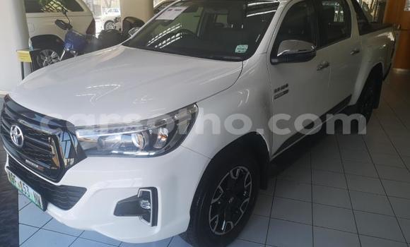 اشتري مستعمل Toyota Hilux White سيارة في Maseru في Maseru اشتري مستعمل Toyota Hilux White سيارة في Maseru في Maseru
