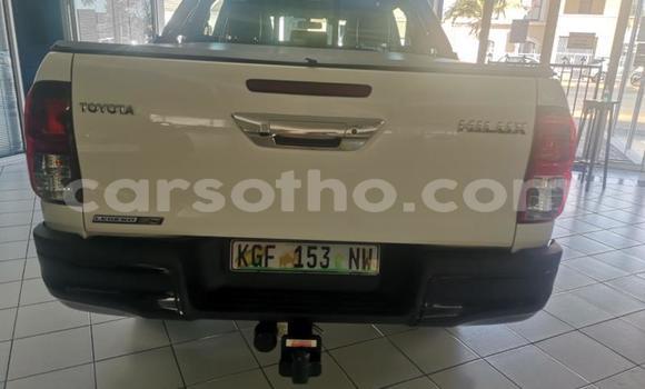 اشتري مستعمل Toyota Hilux White سيارة في Maseru في Maseru اشتري مستعمل Toyota Hilux White سيارة في Maseru في Maseru