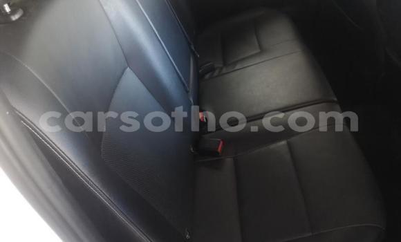 اشتري مستعمل Toyota Hilux White سيارة في Maseru في Maseru اشتري مستعمل Toyota Hilux White سيارة في Maseru في Maseru