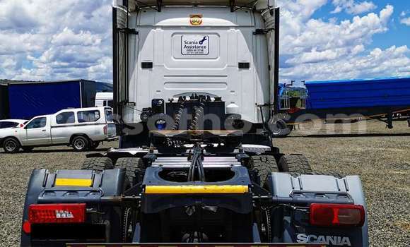 Sayi Na hannu Scania R420 White Babbar mota in Maputsoe a Leribe Sayi Na hannu Scania R420 White Babbar mota in Maputsoe a Leribe