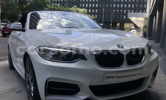 Sayi Na hannu BMW M2 White Mota in Maseru a Maseru Sayi Na hannu BMW M2 White Mota in Maseru a Maseru