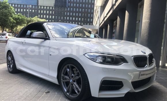 Sayi Na hannu BMW M2 White Mota in Maseru a Maseru Sayi Na hannu BMW M2 White Mota in Maseru a Maseru