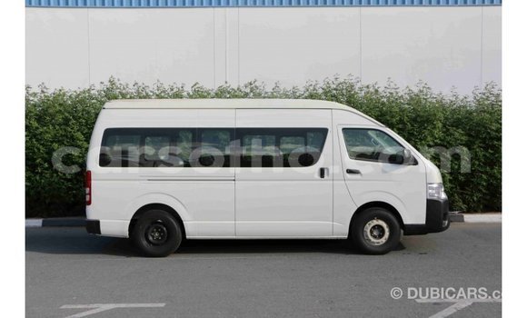 Sayi Imported Toyota Hiace White Mota in Import - Dubai a Maseru Sayi Imported Toyota Hiace White Mota in Import - Dubai a Maseru