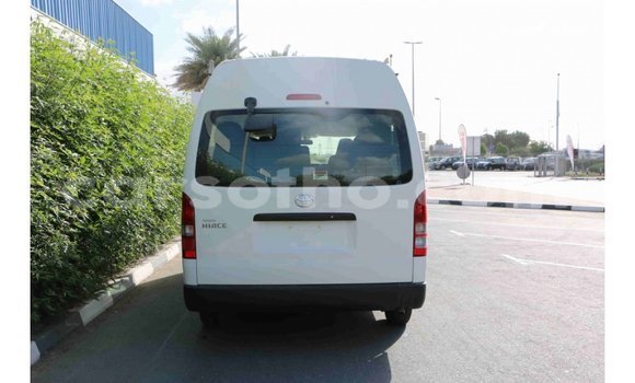 Sayi Imported Toyota Hiace White Mota in Import - Dubai a Maseru Sayi Imported Toyota Hiace White Mota in Import - Dubai a Maseru
