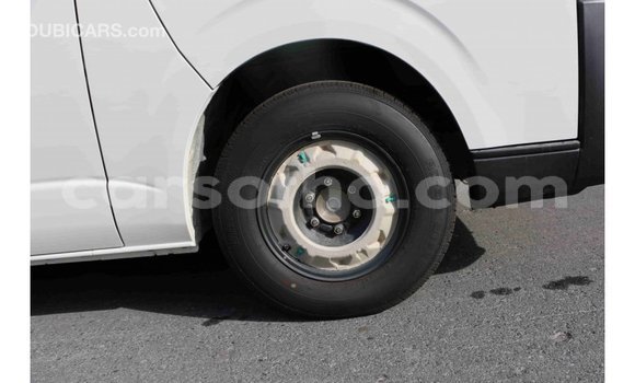 Sayi Imported Toyota Hiace White Mota in Import - Dubai a Maseru Sayi Imported Toyota Hiace White Mota in Import - Dubai a Maseru