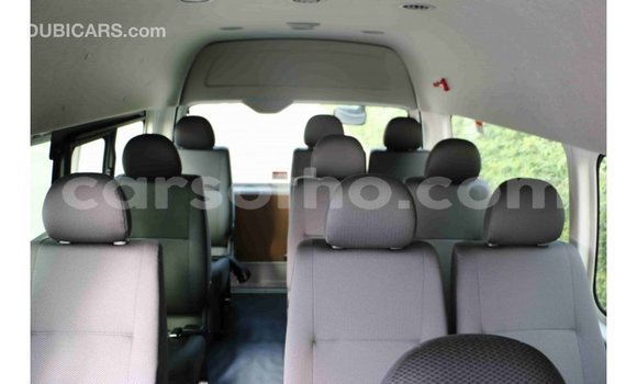 Sayi Imported Toyota Hiace White Mota in Import - Dubai a Maseru Sayi Imported Toyota Hiace White Mota in Import - Dubai a Maseru