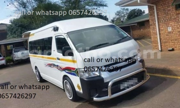 Buy Used Toyota Hiace Silver Car in Maputsoa in Leribe Buy Used Toyota Hiace Silver Car in Maputsoa in Leribe