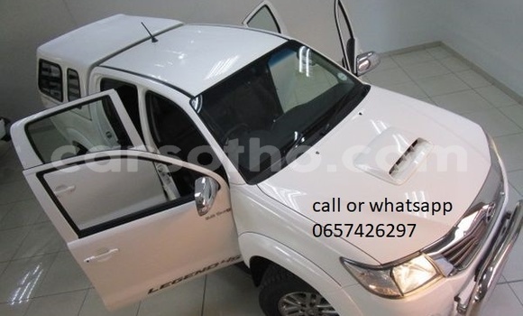 Buy Used Toyota Hilux White Car in Maputsoe in Leribe Buy Used Toyota Hilux White Car in Maputsoe in Leribe