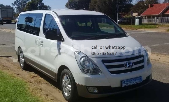 Buy used hyundai h1 white car in maputsoe in leribe - carsotho