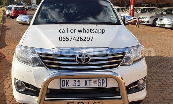 Buy Used Toyota Fortuner White Car in Maputsoa in Leribe Buy Used Toyota Fortuner White Car in Maputsoa in Leribe