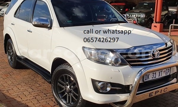 Buy Used Toyota Fortuner White Car in Maputsoa in Leribe Buy Used Toyota Fortuner White Car in Maputsoa in Leribe