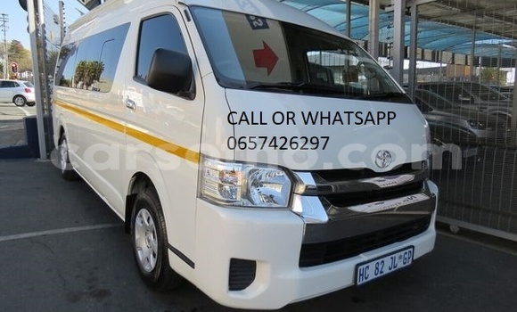اشتري مستعمل Toyota Hiace Green سيارة في Maputsoe في Leribe اشتري مستعمل Toyota Hiace Green سيارة في Maputsoe في Leribe