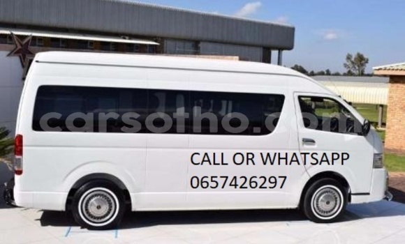 Buy Used Toyota Hiace Green Car in Maputsoe in Leribe Buy Used Toyota Hiace Green Car in Maputsoe in Leribe