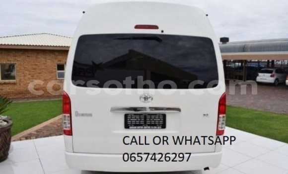 Buy Used Toyota Hiace Green Car in Maputsoe in Leribe Buy Used Toyota Hiace Green Car in Maputsoe in Leribe
