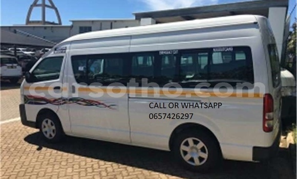 Buy Used Toyota Hiace Green Car in Maputsoe in Leribe Buy Used Toyota Hiace Green Car in Maputsoe in Leribe