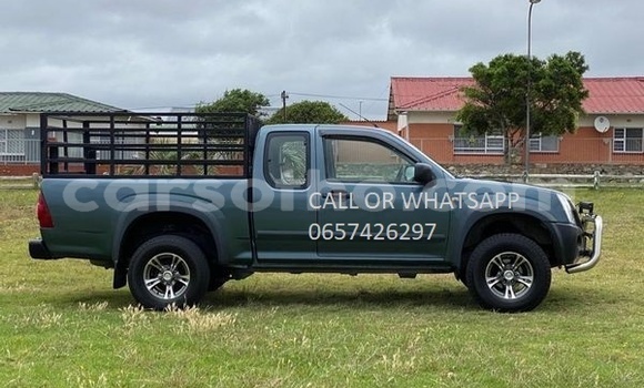 Buy Used Isuzu KB Red Car in Maseru in Maseru Buy Used Isuzu KB Red Car in Maseru in Maseru