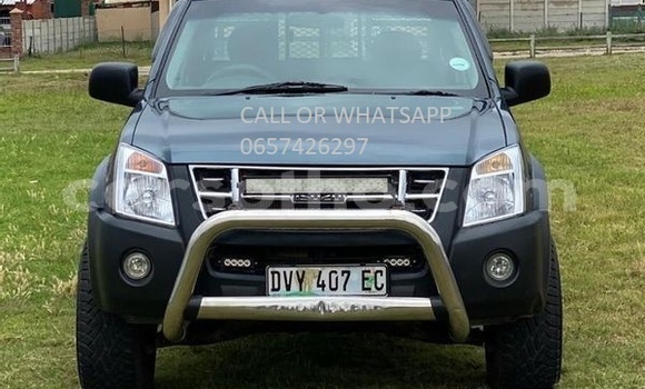 Buy Used Isuzu KB Red Car in Maseru in Maseru Buy Used Isuzu KB Red Car in Maseru in Maseru