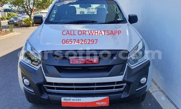 Buy Used Isuzu D–MAX Black Car in Mafeteng in Mafeteng Buy Used Isuzu D–MAX Black Car in Mafeteng in Mafeteng