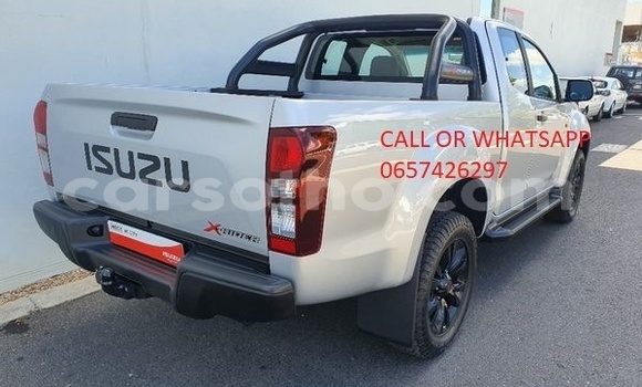 Buy Used Isuzu D–MAX Black Car in Mafeteng in Mafeteng Buy Used Isuzu D–MAX Black Car in Mafeteng in Mafeteng