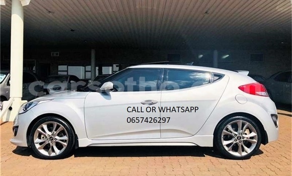 Buy Used Hyundai Veloster Red Car in Maputsoe in Leribe Buy Used Hyundai Veloster Red Car in Maputsoe in Leribe
