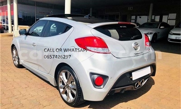 Buy Used Hyundai Veloster Red Car in Maputsoe in Leribe Buy Used Hyundai Veloster Red Car in Maputsoe in Leribe